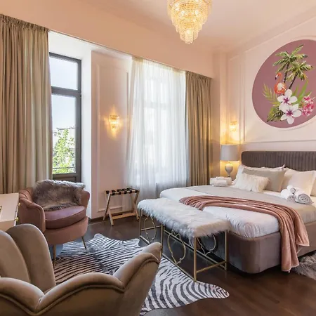 Old Town Luxury Suites With Balcony Bucharest Exterior photo