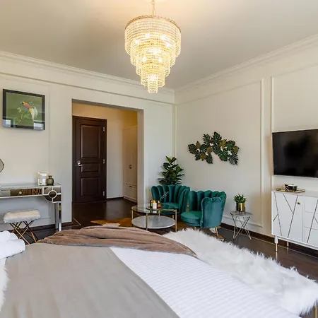 Old Town Luxury Suites With Balcony Bucharest Exterior photo