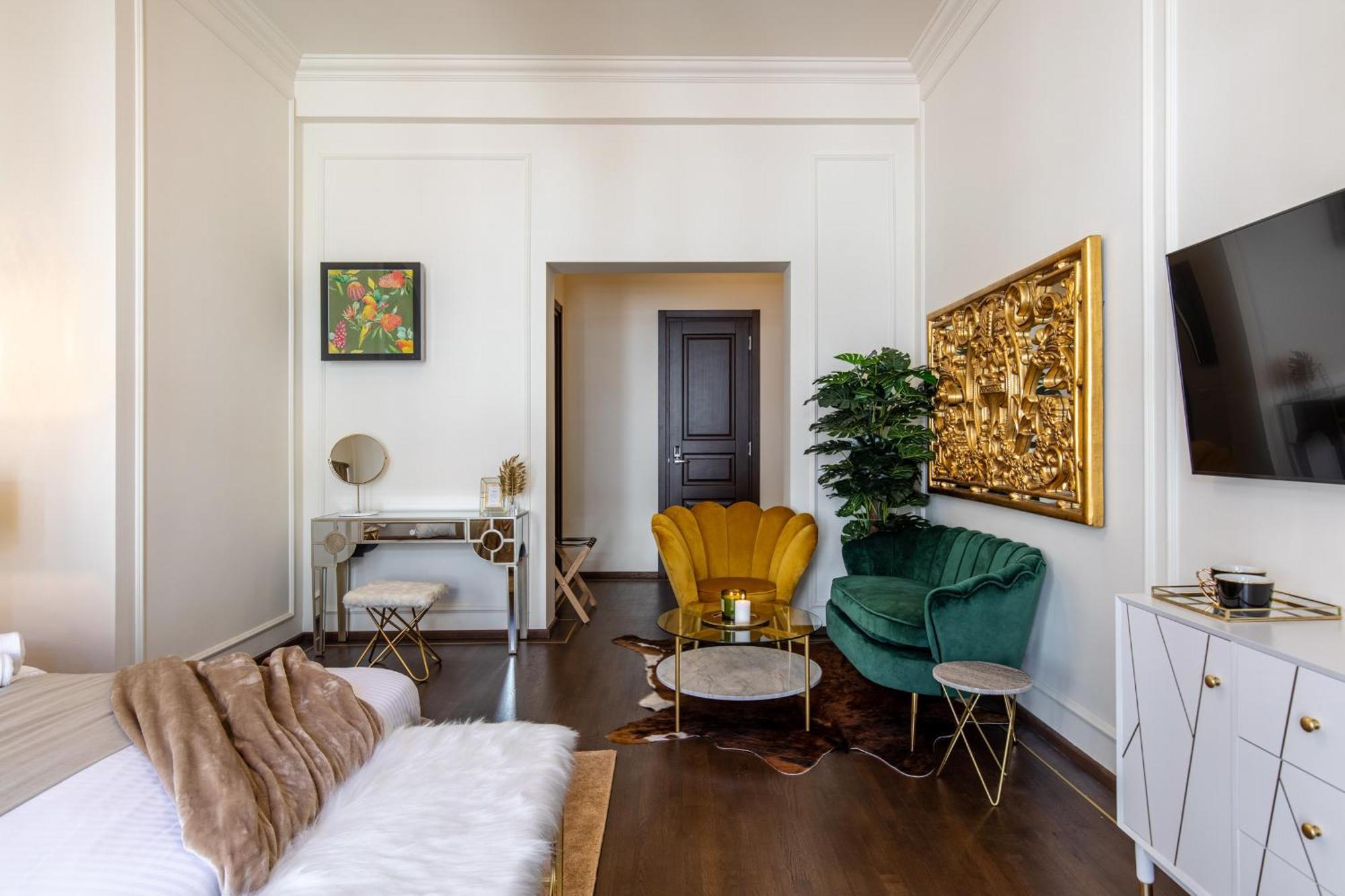 Old Town Luxury With Balcony *